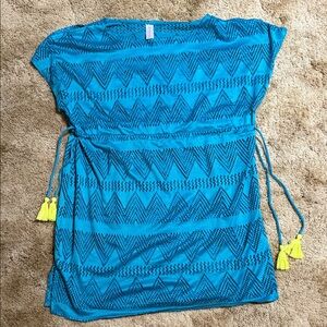 Blue Geometric Patterned Cover Up size Medium (7-9)